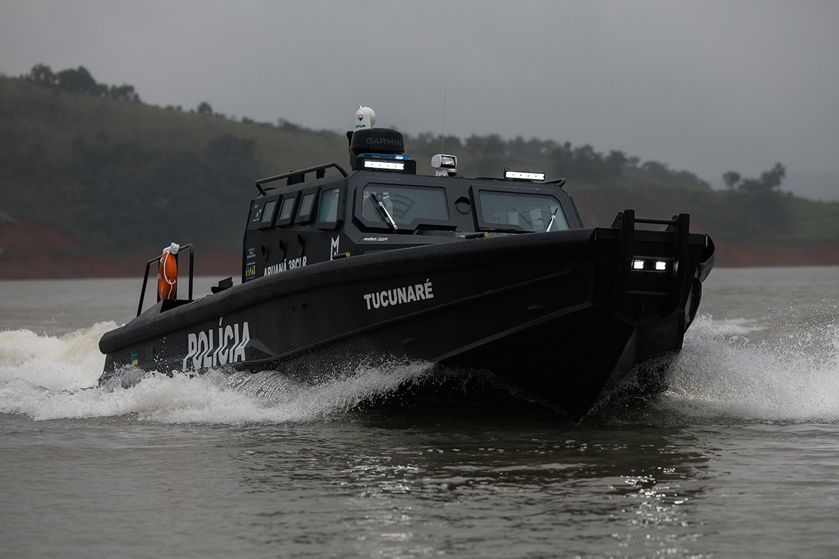 Military Armoured Boat Aruanã 38 FT