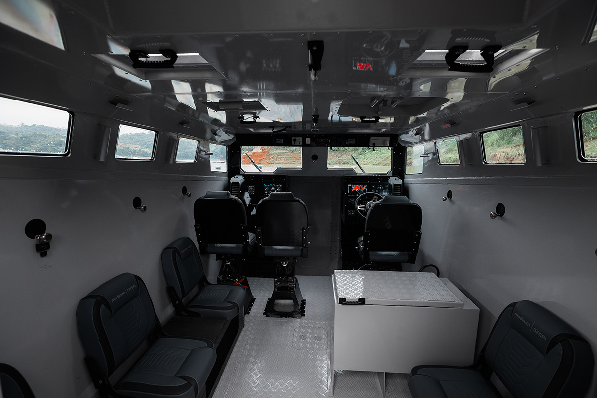 Military Armoured Boat Aruanã 38 FT