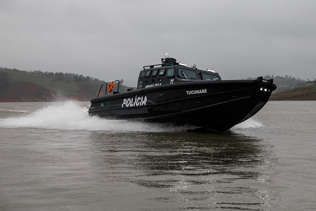 Military Armoured Boat Aruanã 38 FT