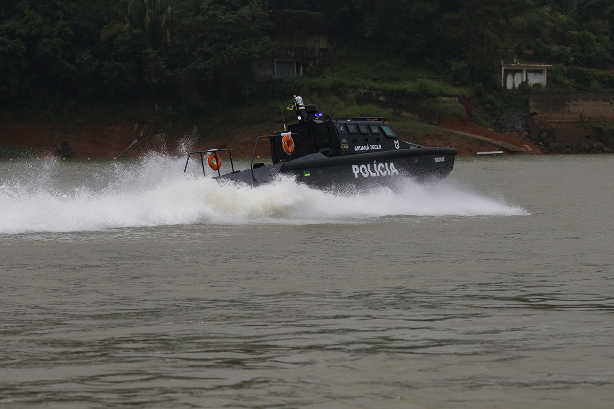 Military Armoured Boat Aruanã 38 FT