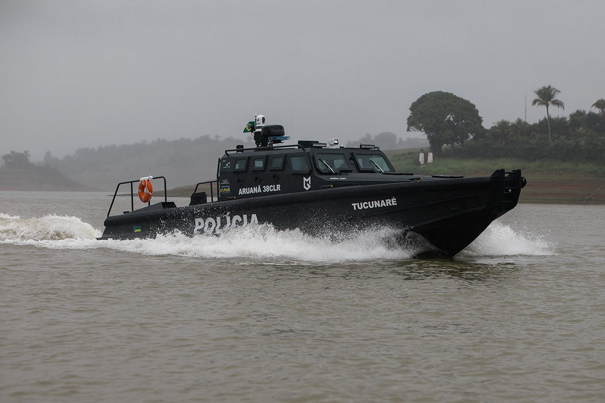 Military Armoured Boat Aruanã 38 FT