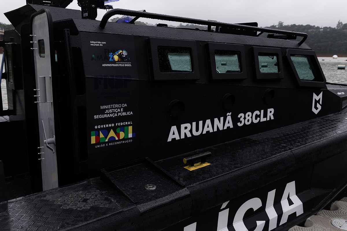Military Armoured Boat Aruanã 38 FT