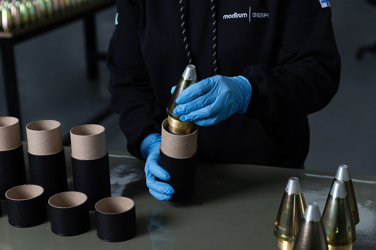 Munição e Componentes de Artilharia de 155mm